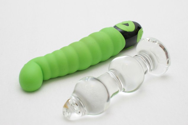 Silikoni ja lasi ovat turvallisia materiaaleja seksileluissa.